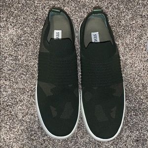 Steve Madden slip ons